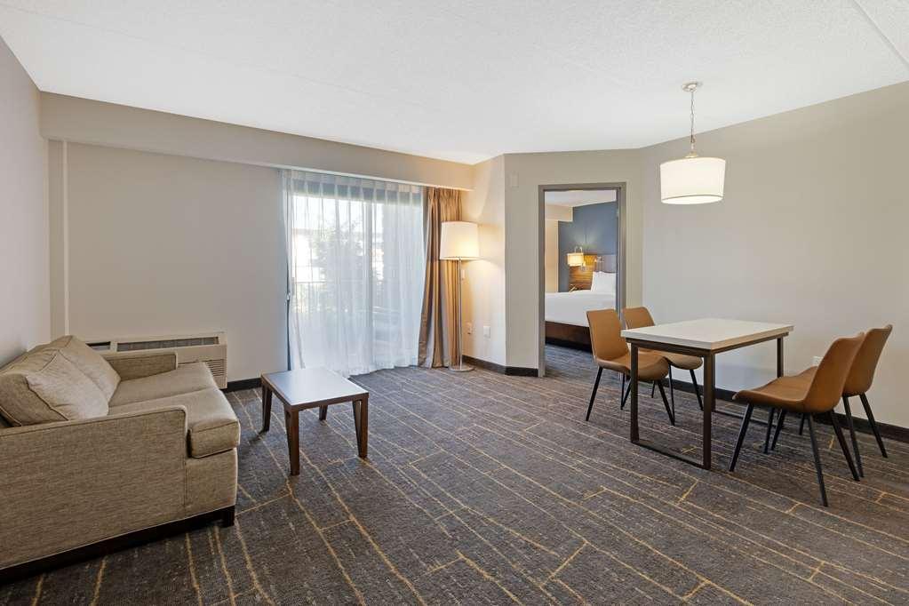 The Lux Hotel & Conference Center, Ascend Hotel Collection Waterloo Zimmer foto